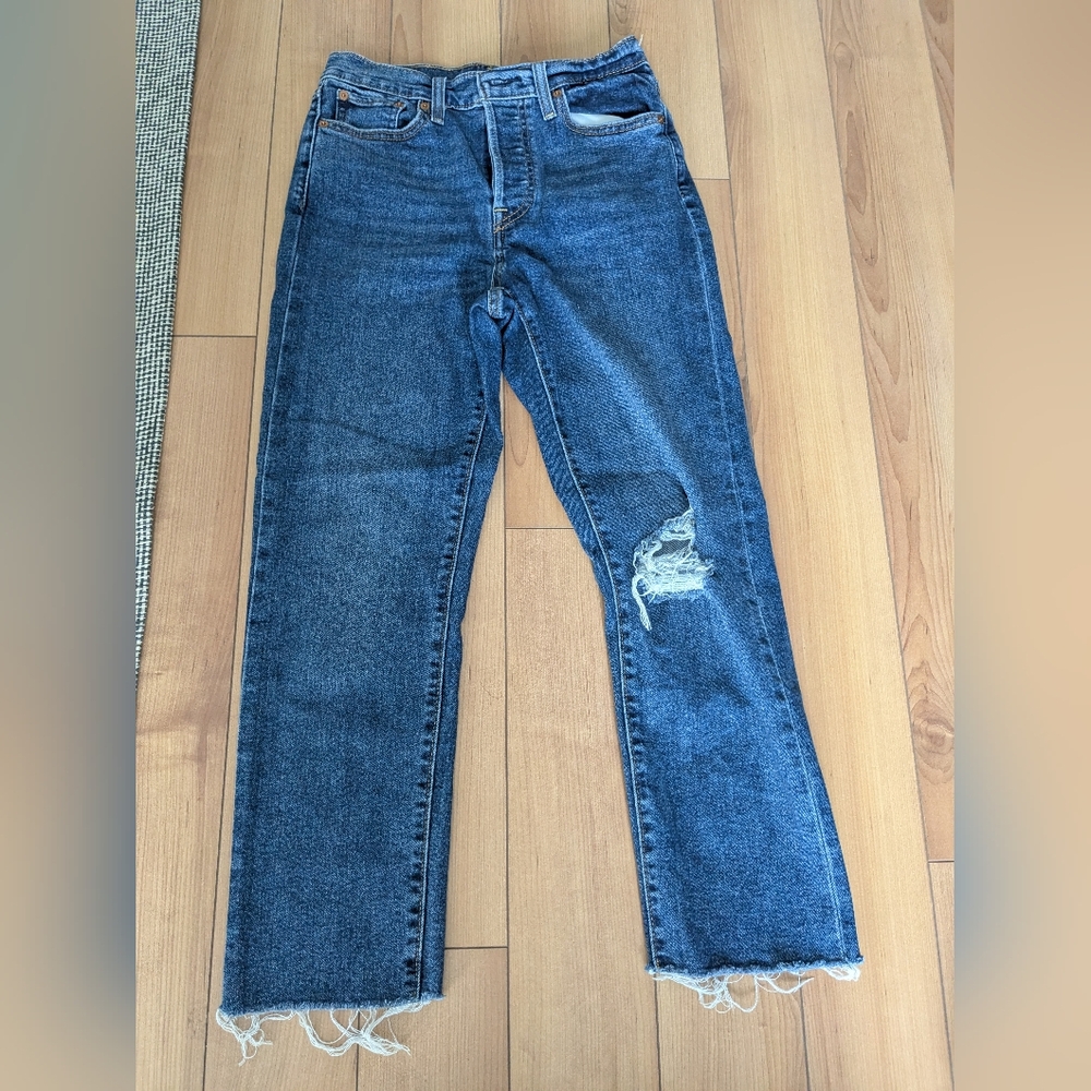 Levi's Women's‎ Wedgie Straight Jeans High Rise Dark Wash Distressed Size US 27